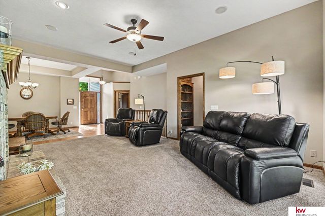 9920 S 172 Circle, Omaha, NE 68136