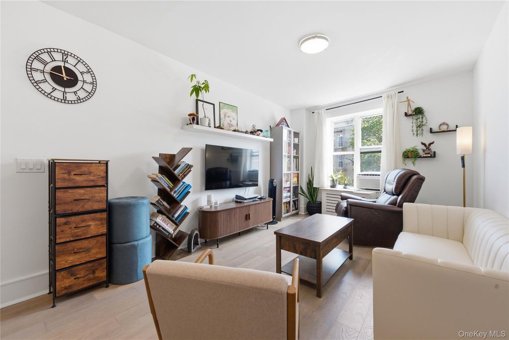 148-09 Northern Boulevard 3C, Flushing, NY 11354 — photo 2