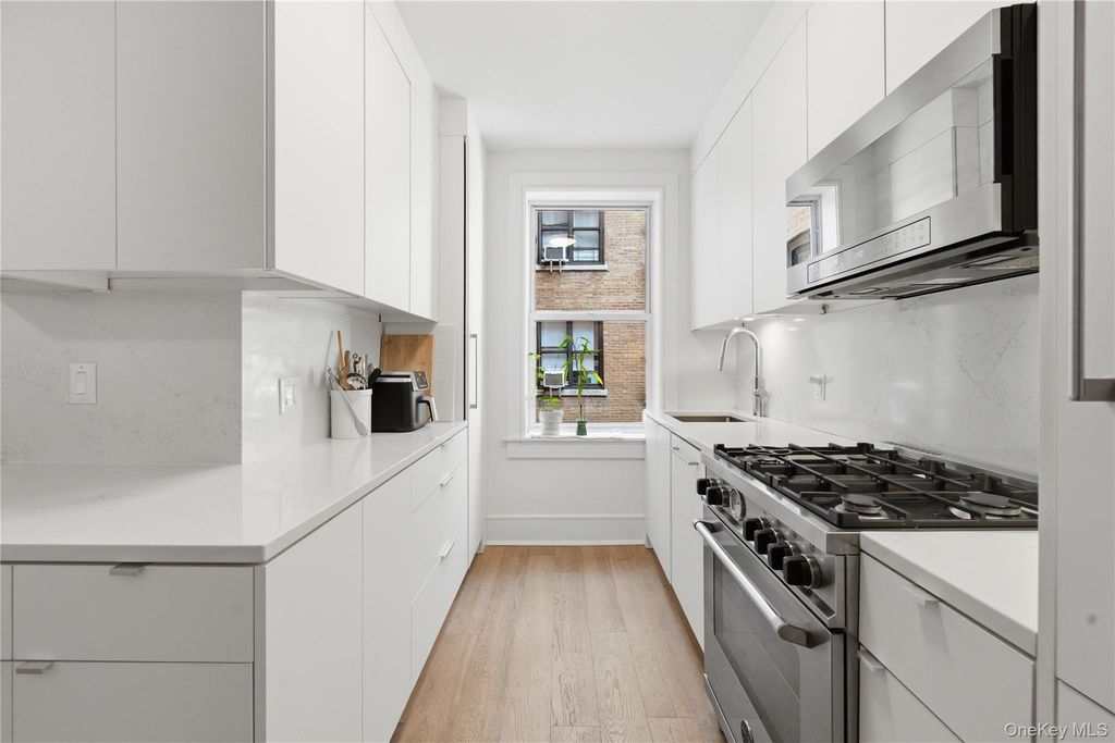 148-09 Northern Boulevard 3C, Flushing, NY 11354 — photo 3