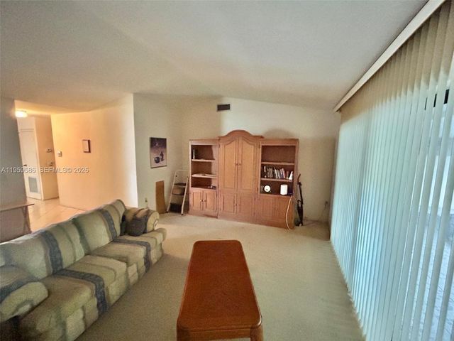 1540 NW 98th Ter, Pembroke Pines, FL 33024