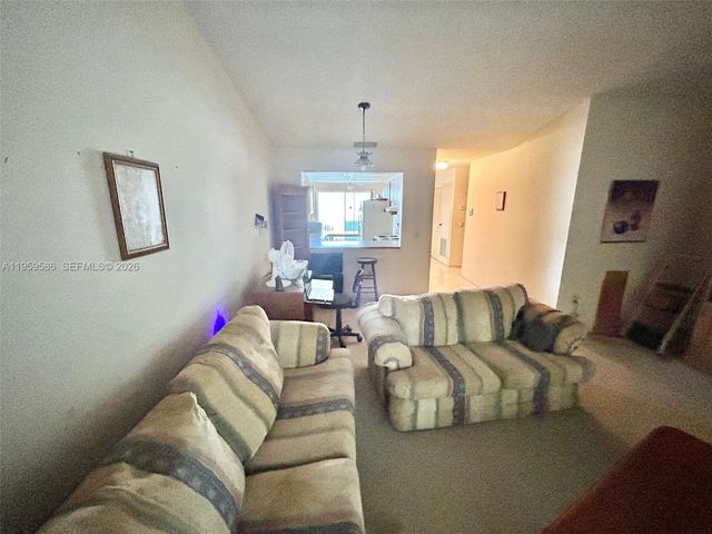 1540 NW 98th Ter, Pembroke Pines, FL 33024