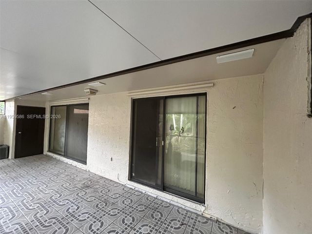 1540 NW 98th Ter, Pembroke Pines, FL 33024