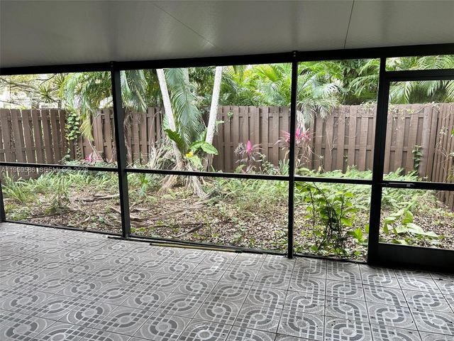 1540 NW 98th Ter, Pembroke Pines, FL 33024