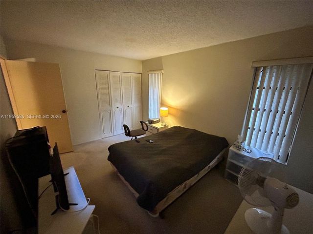 1540 NW 98th Ter, Pembroke Pines, FL 33024