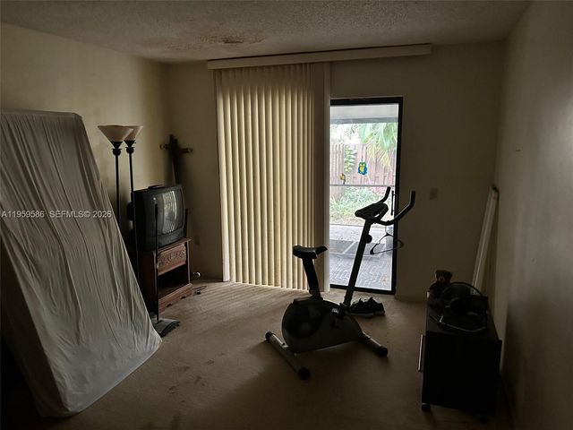 1540 NW 98th Ter, Pembroke Pines, FL 33024