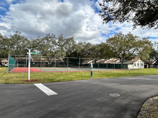 1540 NW 98th Ter, Pembroke Pines, FL 33024