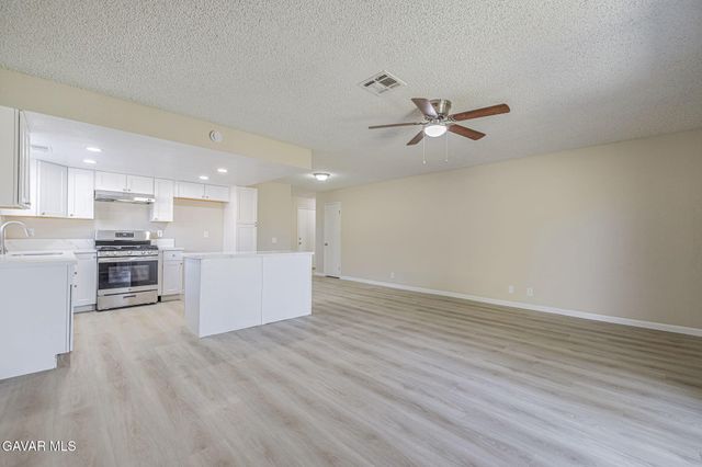1101 Chagal Avenue, Lancaster, CA 93535