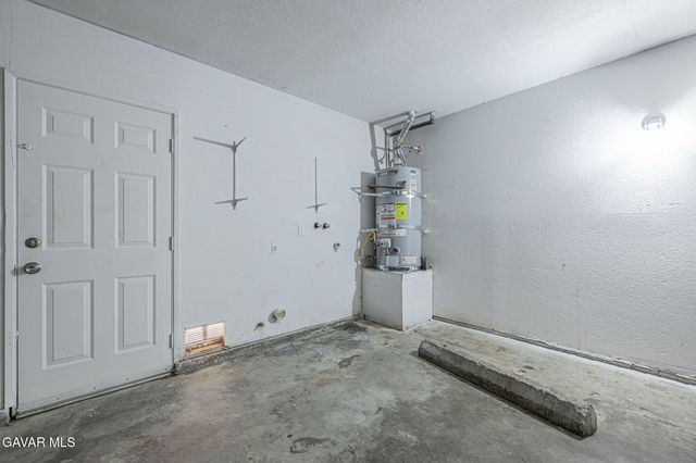 1101 Chagal Avenue, Lancaster, CA 93535