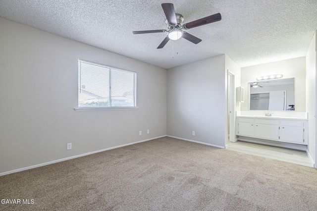 1101 Chagal Avenue, Lancaster, CA 93535