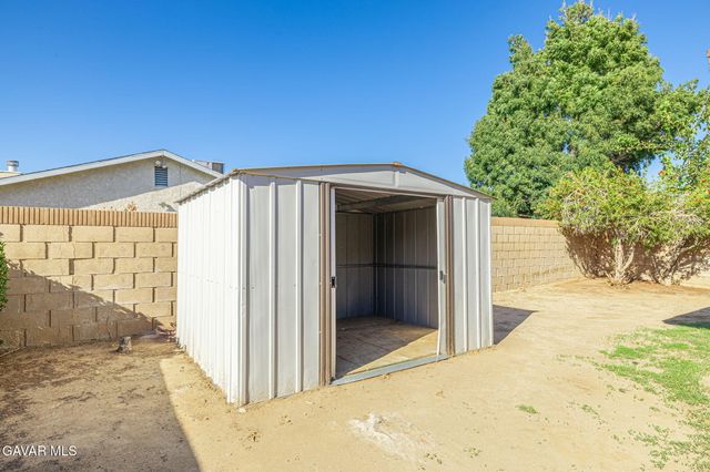 1101 Chagal Avenue, Lancaster, CA 93535