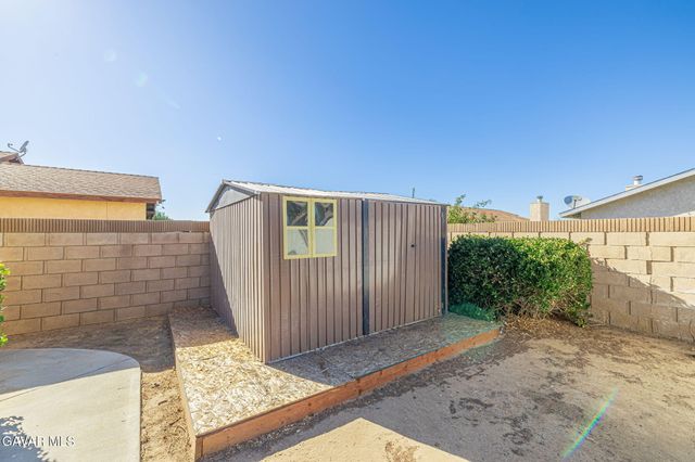 1101 Chagal Avenue, Lancaster, CA 93535