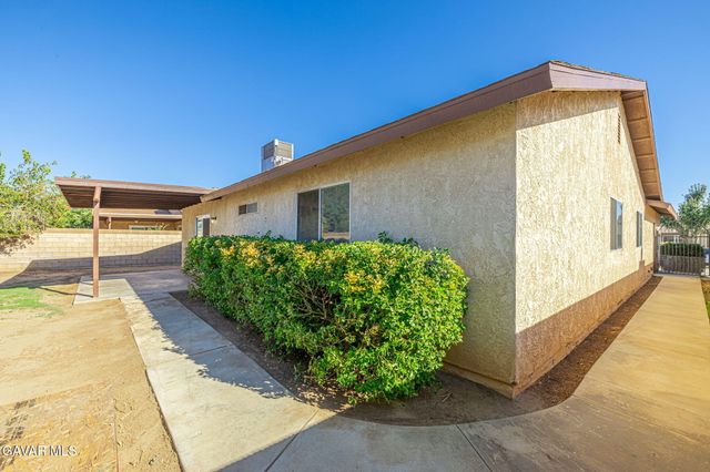 1101 Chagal Avenue, Lancaster, CA 93535