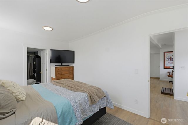 1255 S Grant Avenue, Tacoma, WA 98405