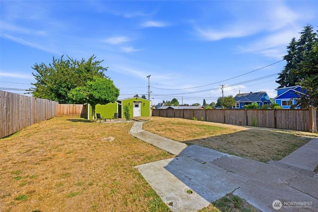 1255 S Grant Avenue, Tacoma, WA 98405