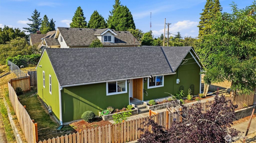 1255 S Grant Avenue, Tacoma, WA 98405