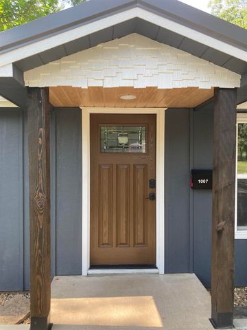 1007 9th Street, Mena, AR 71953