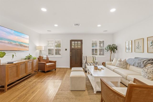 918 E 14th Street, Houston, TX 77009