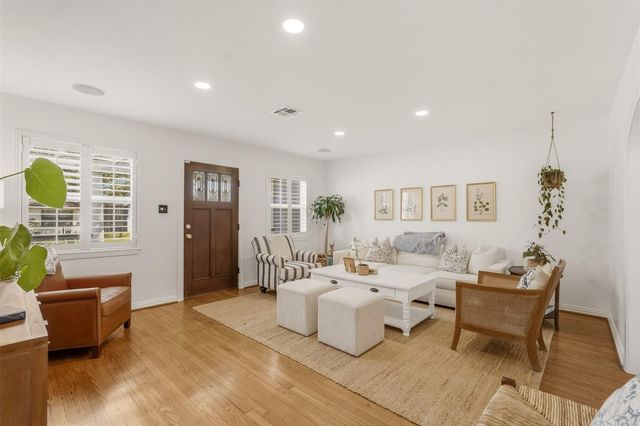 918 E 14th Street, Houston, TX 77009