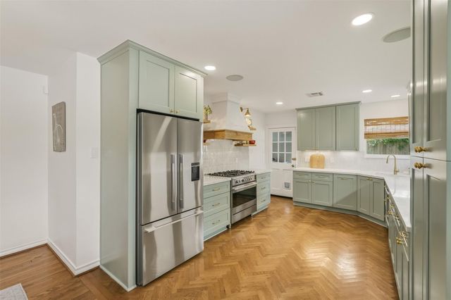 918 E 14th Street, Houston, TX 77009