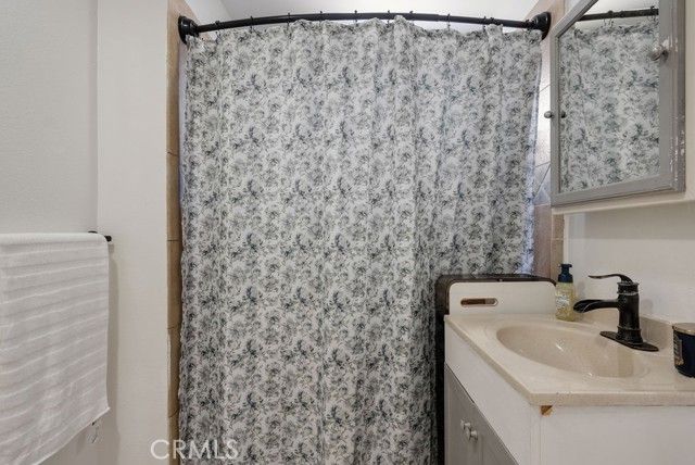 672 E 112th Street, Los Angeles, CA 90059