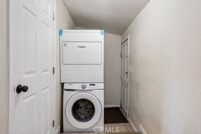 672 E 112th Street, Los Angeles, CA 90059