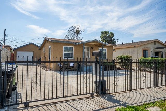 672 E 112th Street, Los Angeles, CA 90059