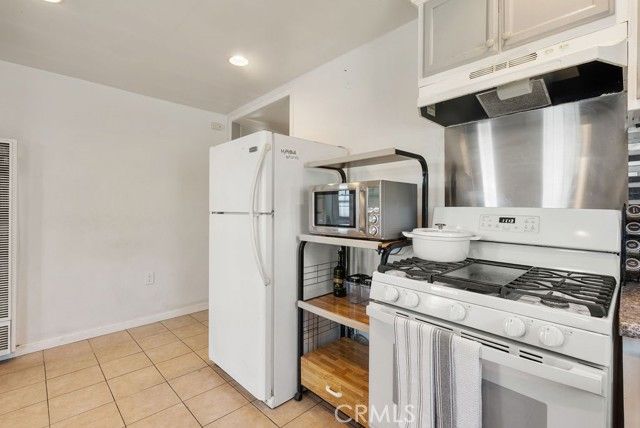 672 E 112th Street, Los Angeles, CA 90059