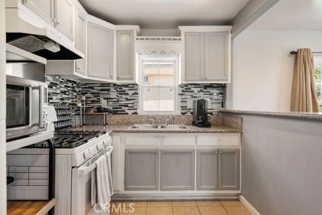 672 E 112th Street, Los Angeles, CA 90059