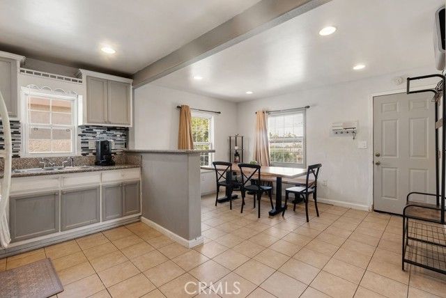 672 E 112th Street, Los Angeles, CA 90059