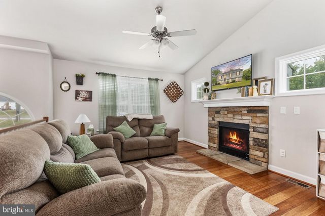 151 DEACON RD, Fredericksburg, VA 22405