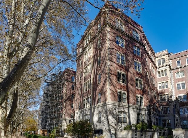 983 Memorial Drive 502, Cambridge, MA 02138
