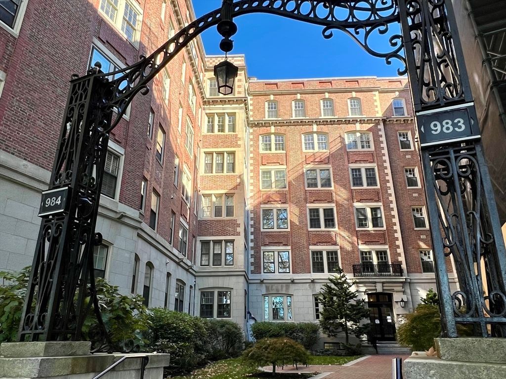 983 Memorial Drive 502, Cambridge, MA 02138
