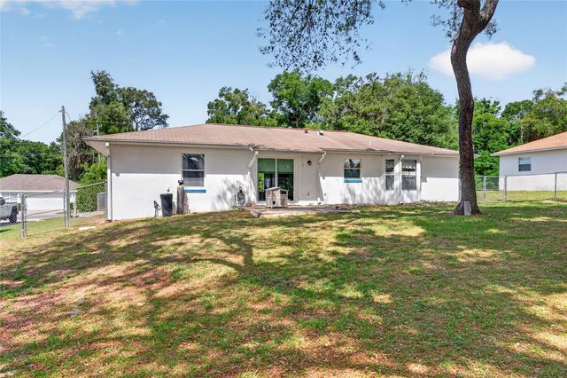 42 LARCH RADIAL, Ocala, FL 34480
