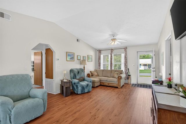 42 LARCH RADIAL, Ocala, FL 34480