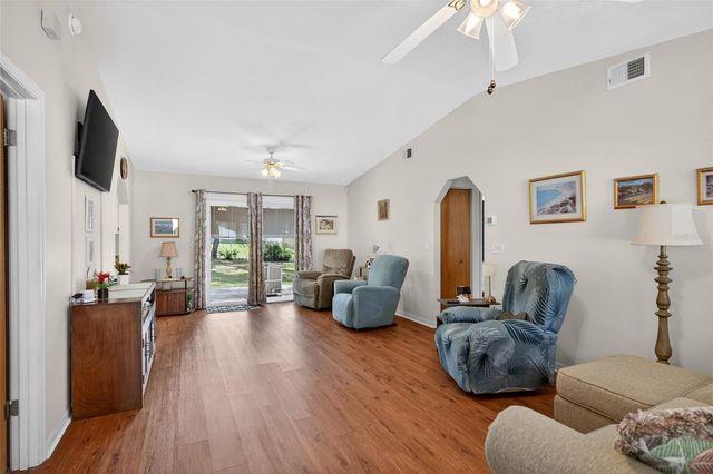 42 LARCH RADIAL, Ocala, FL 34480