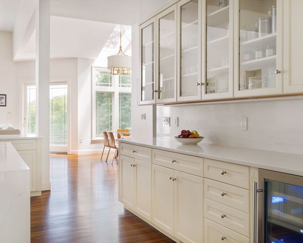 100 Westcliff Rd, Weston, MA 02493