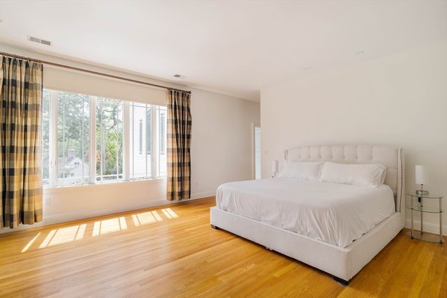 100 Westcliff Rd, Weston, MA 02493