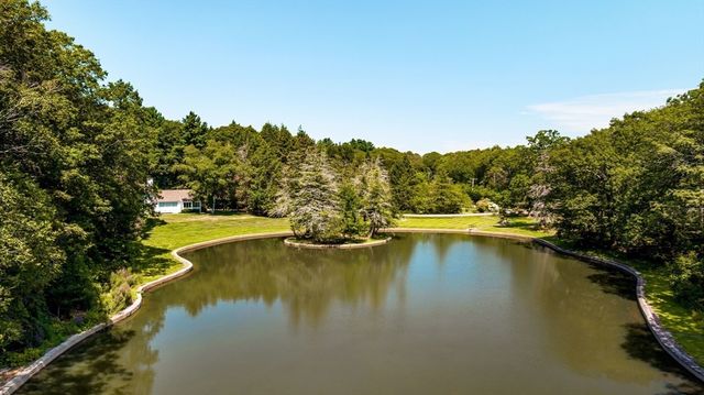 100 Westcliff Rd, Weston, MA 02493