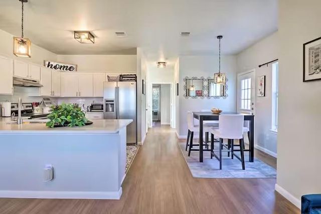 1404 E 3rd ST, Georgetown, TX 78626