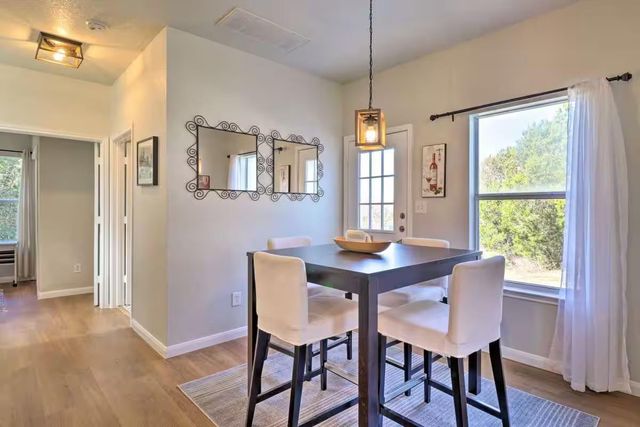 1404 E 3rd ST, Georgetown, TX 78626