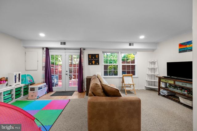 1430 DEERFIELD LN, Woodbridge, VA 22191