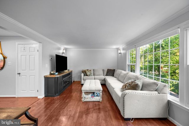 1430 DEERFIELD LN, Woodbridge, VA 22191
