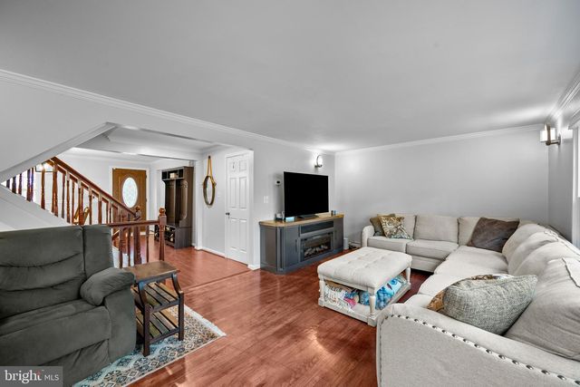 1430 DEERFIELD LN, Woodbridge, VA 22191