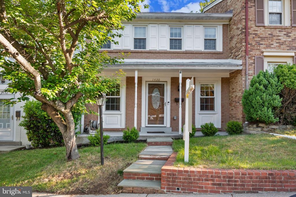 1430 DEERFIELD LN, Woodbridge, VA 22191