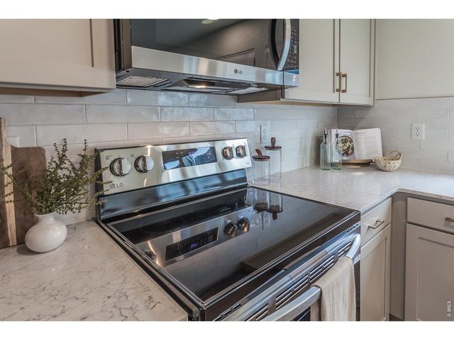 932 Trumpet Ln, Windsor, CO 80550