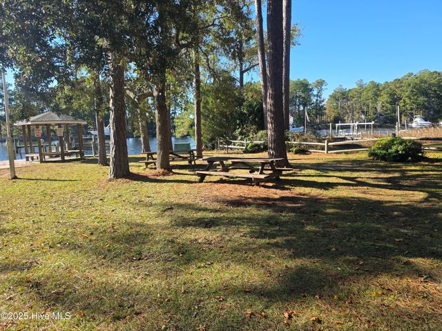 133 Cummins Creek Road, Beaufort, NC 28516