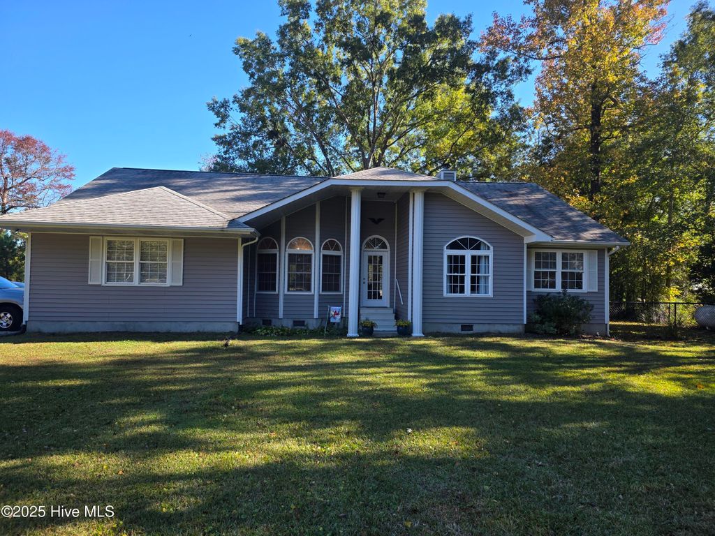 133 Cummins Creek Road, Beaufort, NC 28516