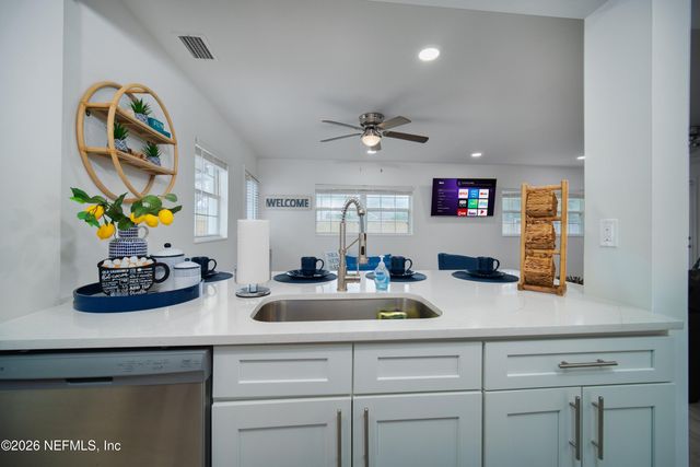 1338 PINEWOOD Road, Jacksonville Beach, FL 32250