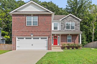 109 Jackbat Ct, Clarksville, TN 37043