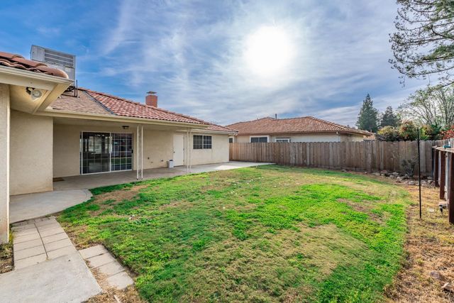 2377 Frederick Way, Madera, CA 93637